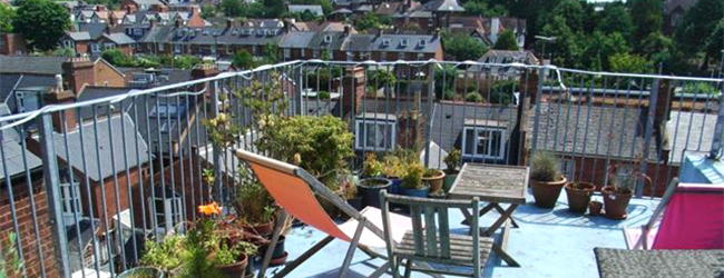 LISA-Sprachreisen-Englisch-Exeter-Unterkunft-Dachterrasse-Sommer-Aussicht